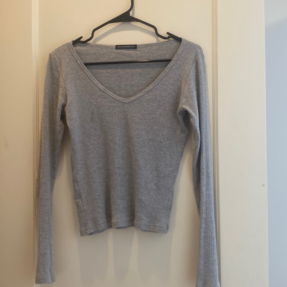 Gray long sleeved brandy shirt